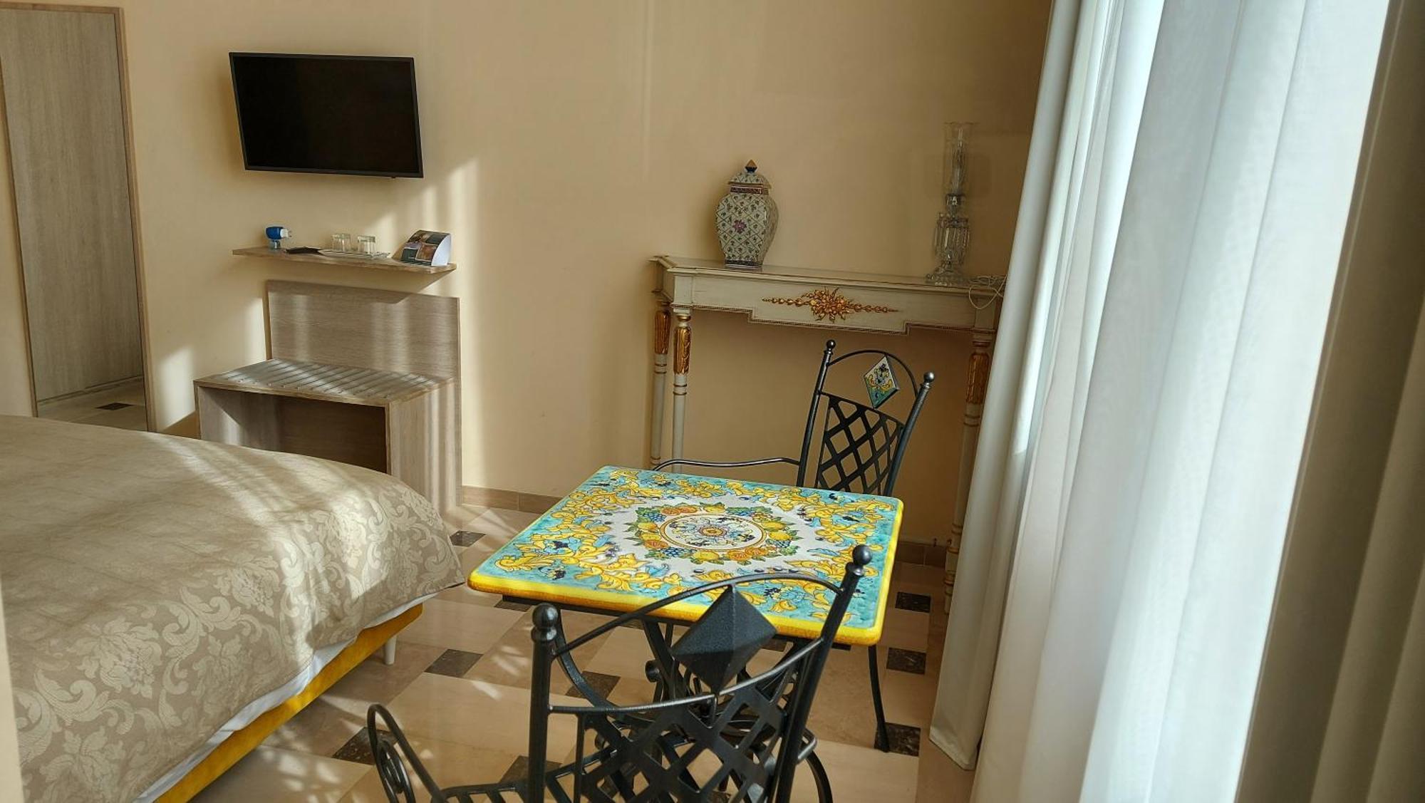 Dimora Charleston Lecce Parcheggio Privato In Loco Gratis Bed & Breakfast Oda fotoğraf