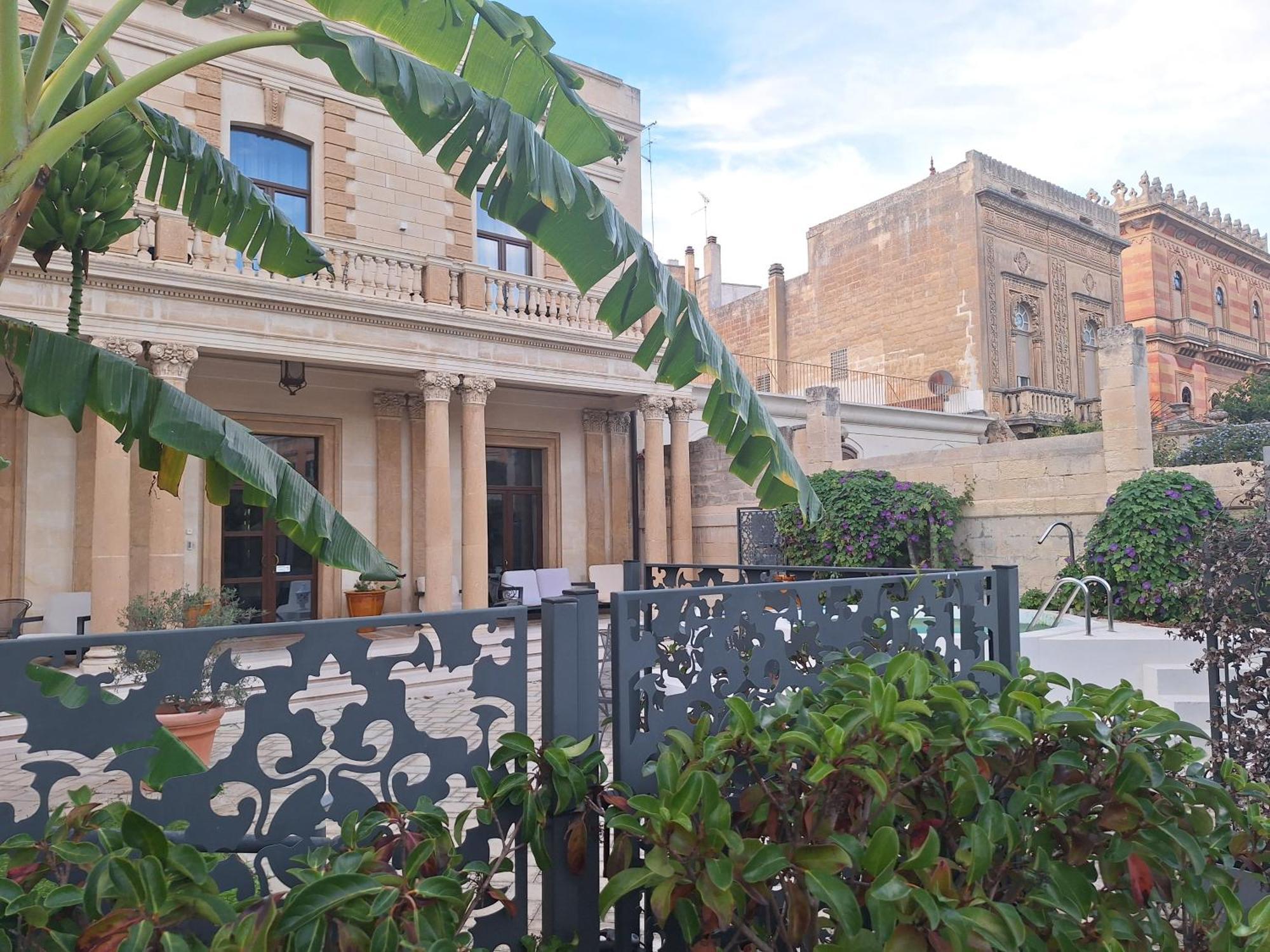 Dimora Charleston Lecce Parcheggio Privato In Loco Gratis Bed & Breakfast Dış mekan fotoğraf